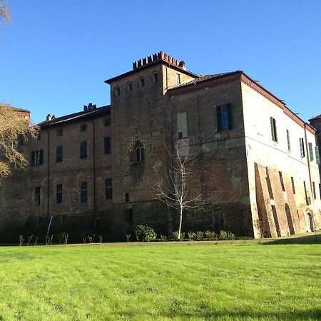 Castello Sannazzaro B&B Giarole Exteriör bild